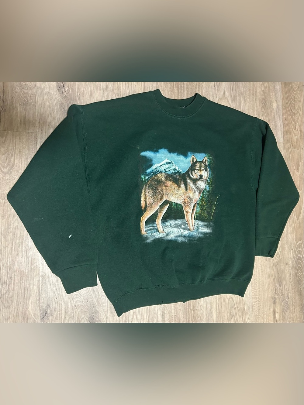 Vintage 90’s Dark Green Crewneck Sweater with Wolf / nature Graphic
